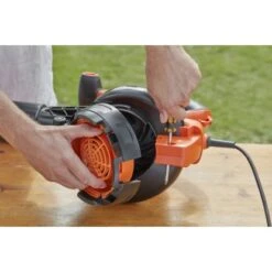 Black & Decker Black+Decker 3-in-1 Elektro-Laubsauger Und Bläser BEBLV301 3.000 W -Gartenhilfe Deutschland Verkaufs-Shop 5035048705216 1138 17