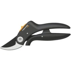 Fiskars Bypass-Gartenschere PowerLever P56